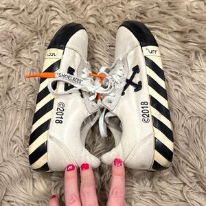 Off-White Canvas Sneakers size 37 (7)